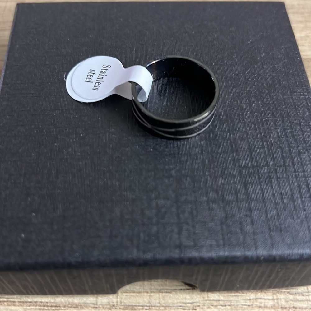 Men Ring - Picture 2 of 2